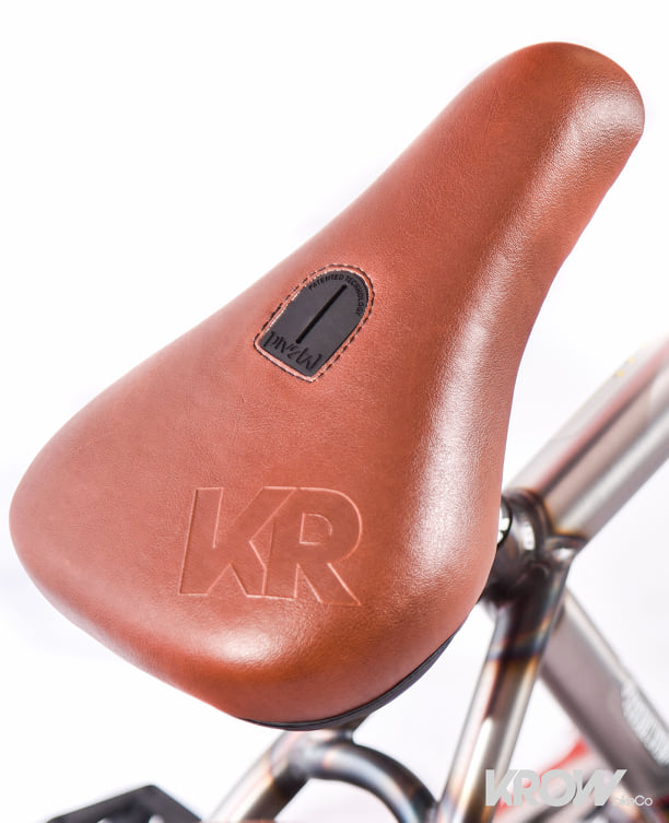 Asiento Pivotal Krow