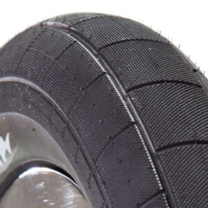 tire momentum blk